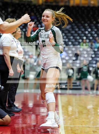 Thumbnail 3 in Grand Oaks vs. Prosper (UIL 6A Volleyball Semifinal) photogallery.