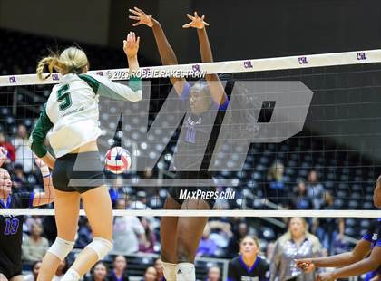 Thumbnail 3 in Grand Oaks vs. Prosper (UIL 6A Volleyball Semifinal) photogallery.