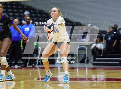 Thumbnail 1 in Grand Oaks vs. Prosper (UIL 6A Volleyball Semifinal) photogallery.