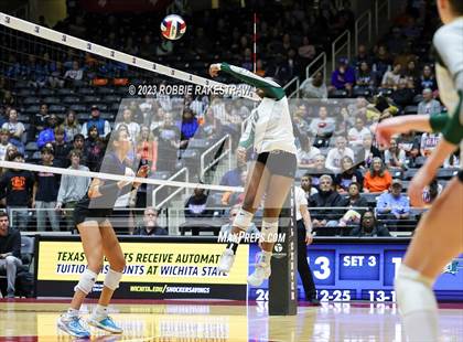 Thumbnail 1 in Grand Oaks vs. Prosper (UIL 6A Volleyball Semifinal) photogallery.