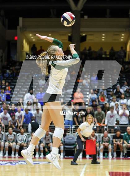 Thumbnail 2 in Grand Oaks vs. Prosper (UIL 6A Volleyball Semifinal) photogallery.