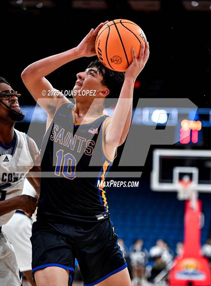 Thumbnail 1 in Aquinas vs. San Dimas (CIF SS DIV 3A Championship) photogallery.