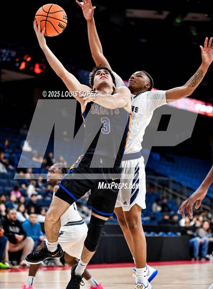 Thumbnail 1 in Aquinas vs. San Dimas (CIF SS DIV 3A Championship) photogallery.