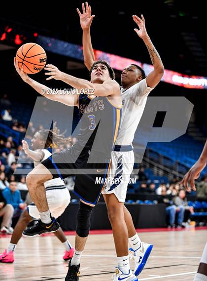 Thumbnail 3 in Aquinas vs. San Dimas (CIF SS DIV 3A Championship) photogallery.