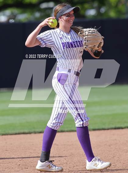 Thumbnail 2 in Spanish Fork vs. Lehi (UHSAA 5A Final Game 1) photogallery.