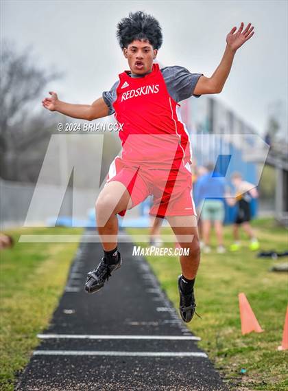 Thumbnail 1 in Jr Bomber Relays (Long Jump) photogallery.