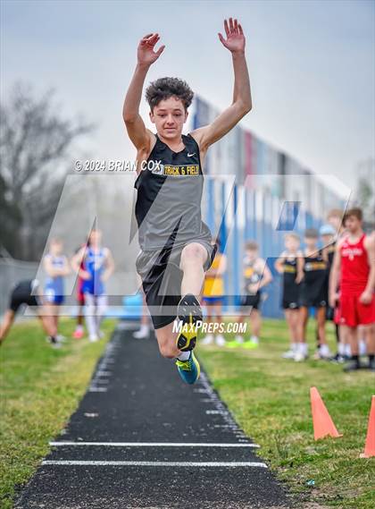 Thumbnail 3 in Jr Bomber Relays (Long Jump) photogallery.