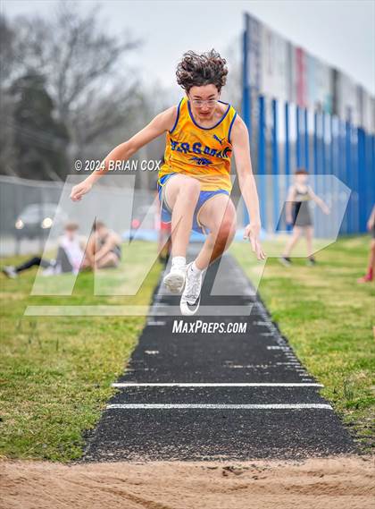 Thumbnail 3 in Jr Bomber Relays (Long Jump) photogallery.
