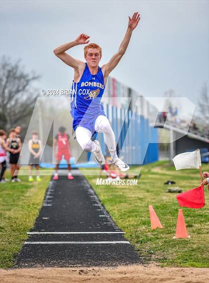 Thumbnail 2 in Jr Bomber Relays (Long Jump) photogallery.