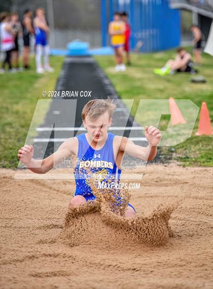 Thumbnail 3 in Jr Bomber Relays (Long Jump) photogallery.