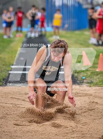 Thumbnail 2 in Jr Bomber Relays (Long Jump) photogallery.