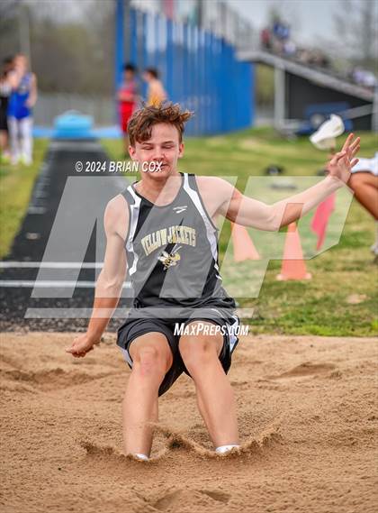 Thumbnail 1 in Jr Bomber Relays (Long Jump) photogallery.
