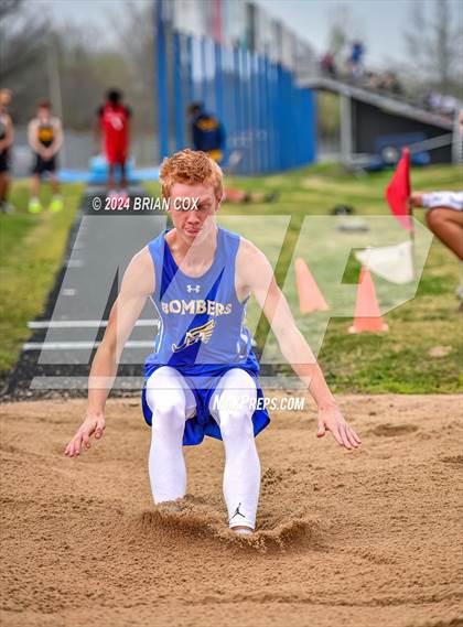 Thumbnail 3 in Jr Bomber Relays (Long Jump) photogallery.