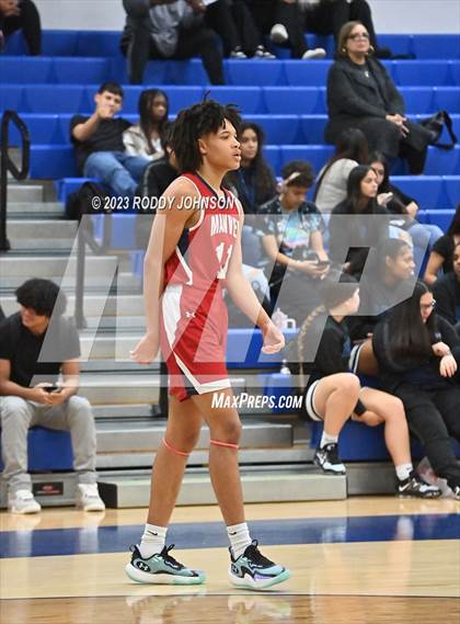 Thumbnail 2 in Allen vs. Manvel (McDonald's Texas Invitational) photogallery.