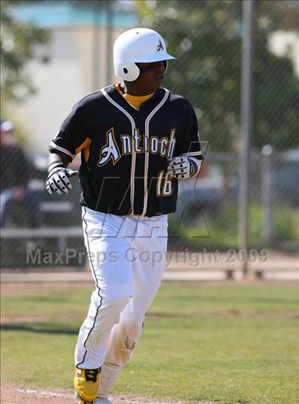 Thumbnail 2 in Deer Valley vs. Antioch (Righetti Spring Classic Tournament) photogallery.