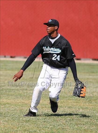 Thumbnail 2 in Deer Valley vs. Antioch (Righetti Spring Classic Tournament) photogallery.