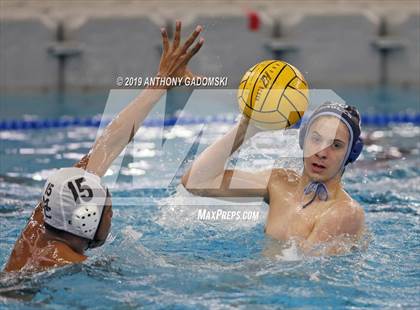 Thumbnail 2 in Chicago Mount Carmel vs Jones-Payton (6th Annual Windy City Classic) photogallery.