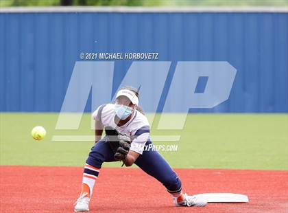 Thumbnail 1 in Tyler Legacy @ Sachse (UIL 6A Bi-District Playoff) photogallery.