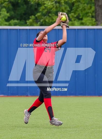 Thumbnail 2 in Tyler Legacy @ Sachse (UIL 6A Bi-District Playoff) photogallery.