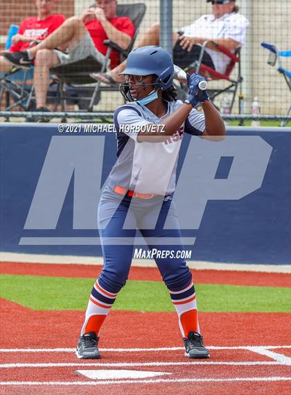 Thumbnail 2 in Tyler Legacy @ Sachse (UIL 6A Bi-District Playoff) photogallery.