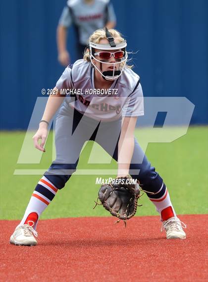 Thumbnail 3 in Tyler Legacy @ Sachse (UIL 6A Bi-District Playoff) photogallery.