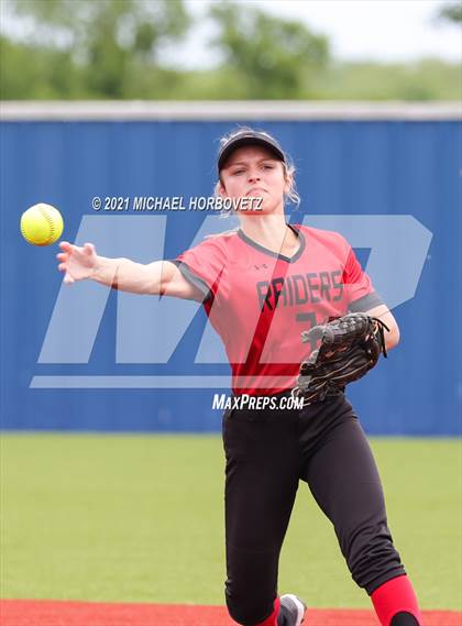 Thumbnail 2 in Tyler Legacy @ Sachse (UIL 6A Bi-District Playoff) photogallery.