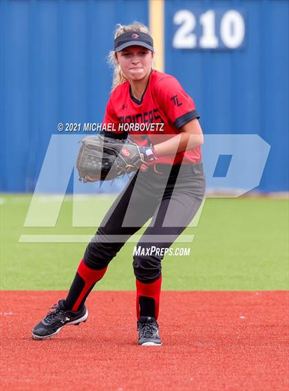 Thumbnail 2 in Tyler Legacy @ Sachse (UIL 6A Bi-District Playoff) photogallery.