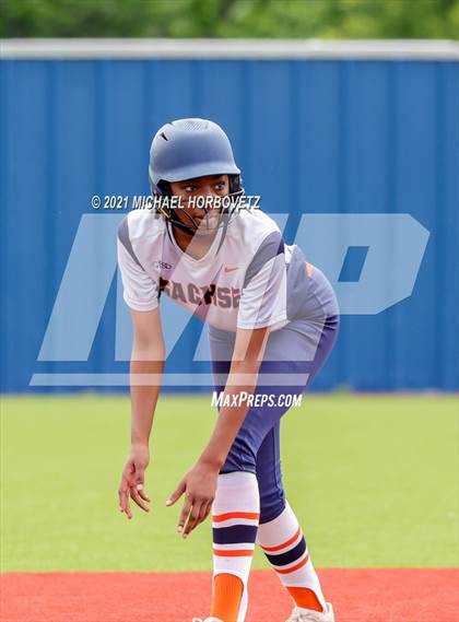 Thumbnail 2 in Tyler Legacy @ Sachse (UIL 6A Bi-District Playoff) photogallery.
