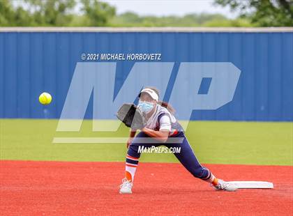 Thumbnail 1 in Tyler Legacy @ Sachse (UIL 6A Bi-District Playoff) photogallery.