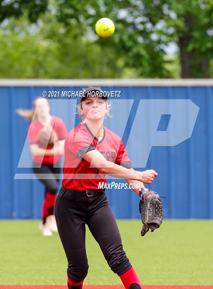 Thumbnail 1 in Tyler Legacy @ Sachse (UIL 6A Bi-District Playoff) photogallery.