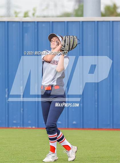 Thumbnail 2 in Tyler Legacy @ Sachse (UIL 6A Bi-District Playoff) photogallery.