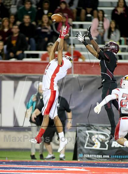 Thumbnail 2 in Salpointe Catholic vs. Chaparral (AIA D2 Final) photogallery.