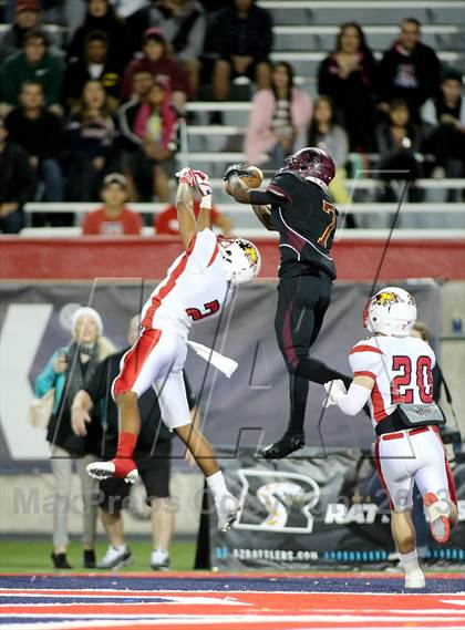 Thumbnail 1 in Salpointe Catholic vs. Chaparral (AIA D2 Final) photogallery.