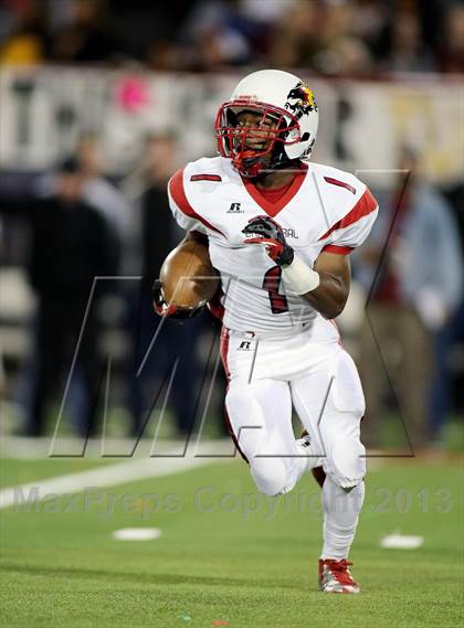 Thumbnail 3 in Salpointe Catholic vs. Chaparral (AIA D2 Final) photogallery.