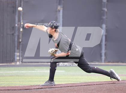 Thumbnail 3 in Huntington Beach vs. JSerra Catholic (CIF SoCal Regional D1 Final) photogallery.