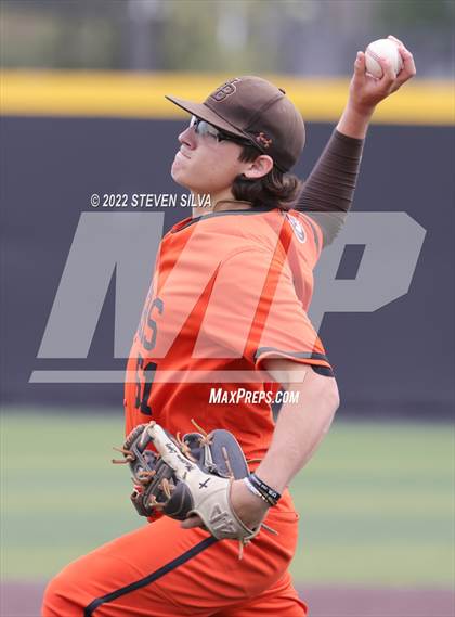 Thumbnail 3 in Huntington Beach vs. JSerra Catholic (CIF SoCal Regional D1 Final) photogallery.