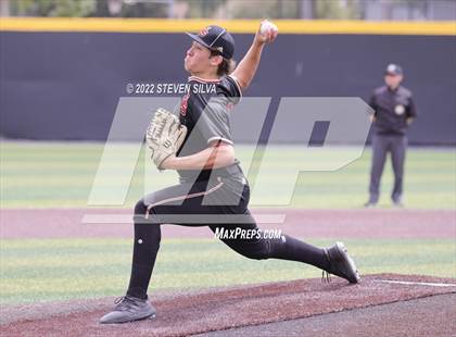 Thumbnail 2 in Huntington Beach vs. JSerra Catholic (CIF SoCal Regional D1 Final) photogallery.
