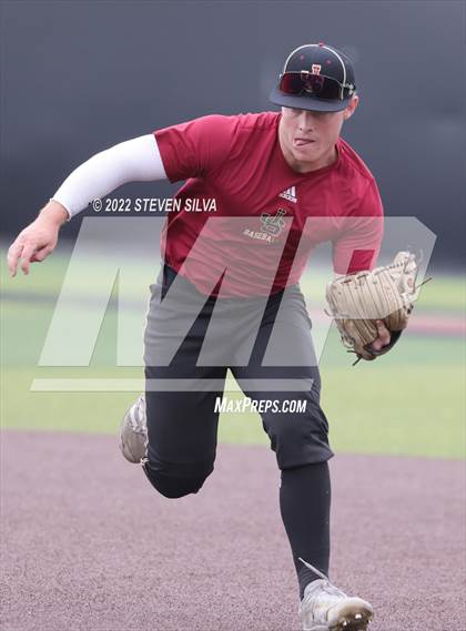 Thumbnail 3 in Huntington Beach vs. JSerra Catholic (CIF SoCal Regional D1 Final) photogallery.