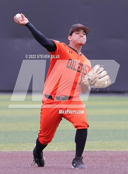 Thumbnail 2 in Huntington Beach vs. JSerra Catholic (CIF SoCal Regional D1 Final) photogallery.