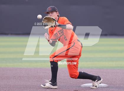 Thumbnail 3 in Huntington Beach vs. JSerra Catholic (CIF SoCal Regional D1 Final) photogallery.