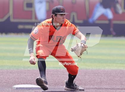 Thumbnail 3 in Huntington Beach vs. JSerra Catholic (CIF SoCal Regional D1 Final) photogallery.