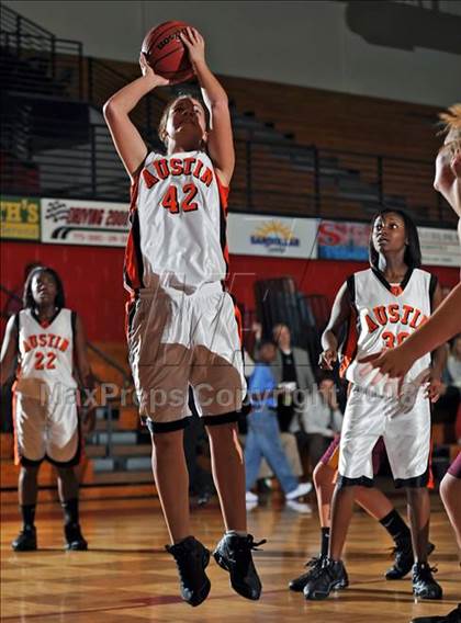 Thumbnail 3 in Madison Academy vs. Austin (Huntsville Times Ladies Classic) photogallery.