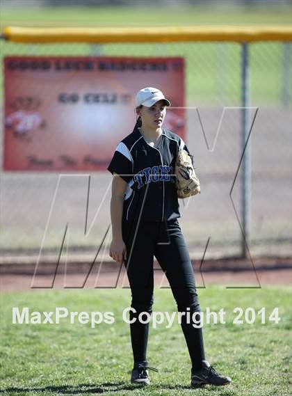 Thumbnail 3 in Tucson High Magnet School vs Marana (Tucson High Badger Invitational) photogallery.