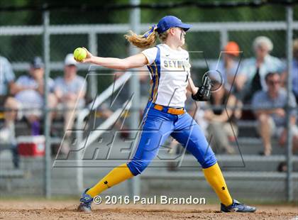 Thumbnail 3 in Seymour vs. Stonington (CIAC Class M Semifinal) photogallery.