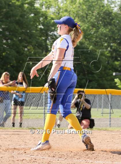 Thumbnail 2 in Seymour vs. Stonington (CIAC Class M Semifinal) photogallery.