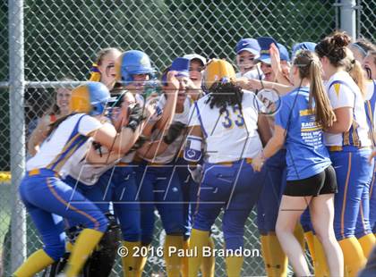 Thumbnail 1 in Seymour vs. Stonington (CIAC Class M Semifinal) photogallery.