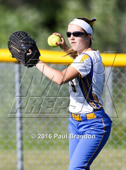 Thumbnail 3 in Seymour vs. Stonington (CIAC Class M Semifinal) photogallery.