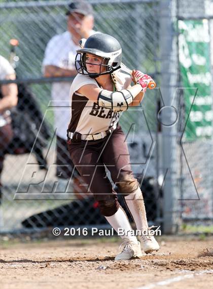 Thumbnail 2 in Seymour vs. Stonington (CIAC Class M Semifinal) photogallery.