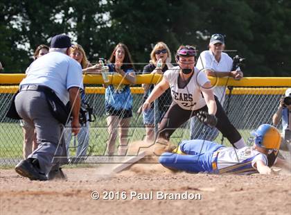 Thumbnail 2 in Seymour vs. Stonington (CIAC Class M Semifinal) photogallery.