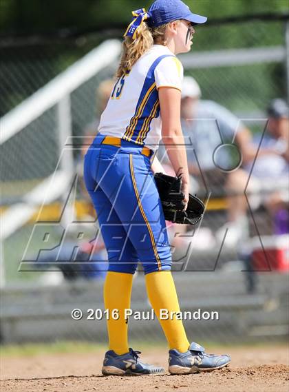 Thumbnail 3 in Seymour vs. Stonington (CIAC Class M Semifinal) photogallery.